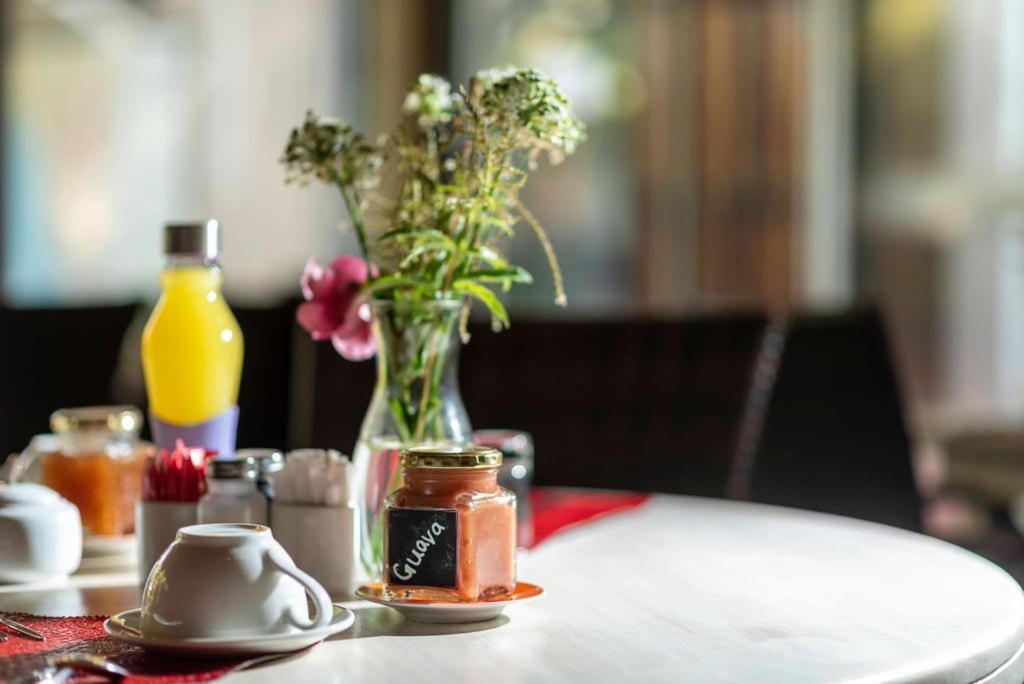 Londiningi Guesthouse Виндхук Экстерьер фото
