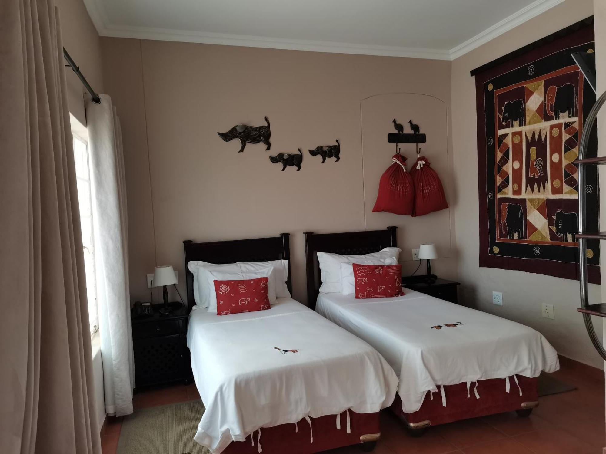 Londiningi Guesthouse Виндхук Экстерьер фото